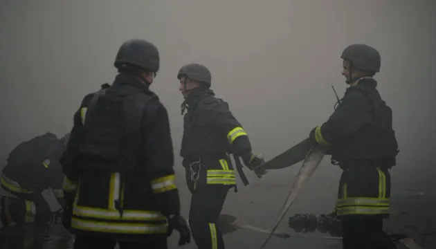 На Київщині через нічну атаку РФ зруйновано розподільчий центр «Аврори»