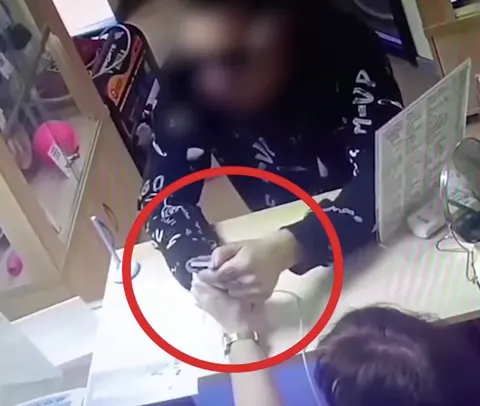 У Дніпровському районі Києва затримали чоловіка, який пограбував два ломбарди