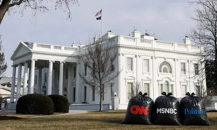 Трамп опублікував ШІ-зображення з логотипами медіа, які втратили доступ до Білого дому