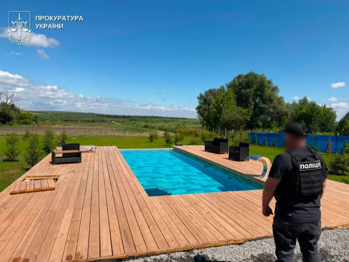 Командир військової частини на Одещині змушував підлеглих будувати йому маєток