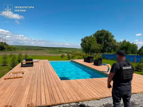 Командир військової частини на Одещині змушував підлеглих будувати йому маєток