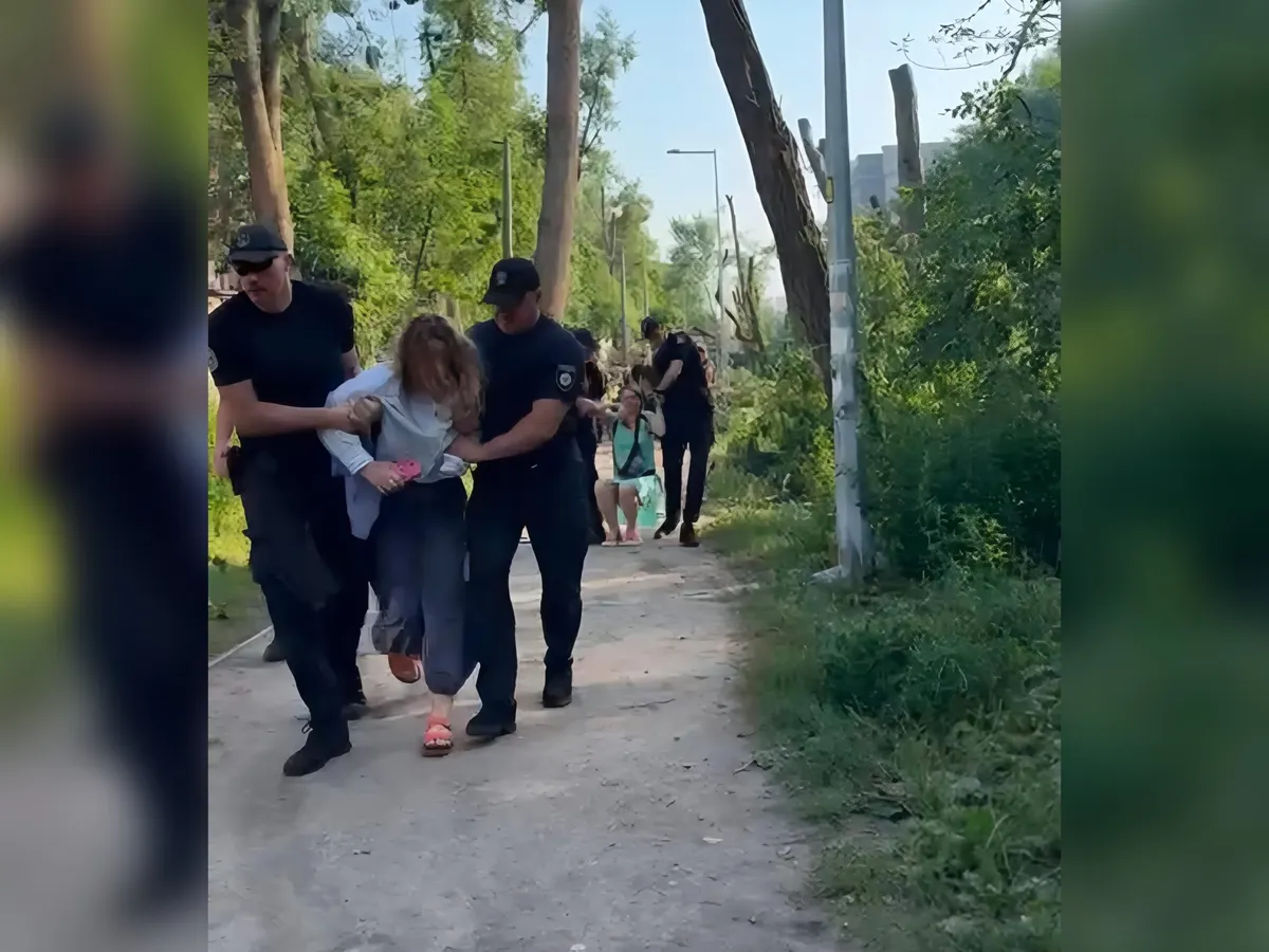 На Теремках вирубують 600 дубів: мешканці вимагають документи