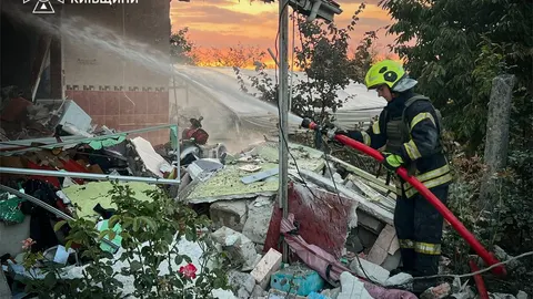 Нічна атака на Бориспільщину: пошкоджені склади, АЗС та житлові будинки