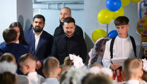 Зеленський на Київщині: у школах стартував навчальний рік попри обстріли