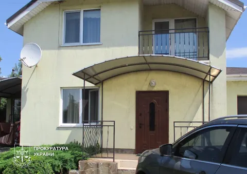Експосадовець Київського СІЗО підозрюється у приховуванні маєтку та хабарі