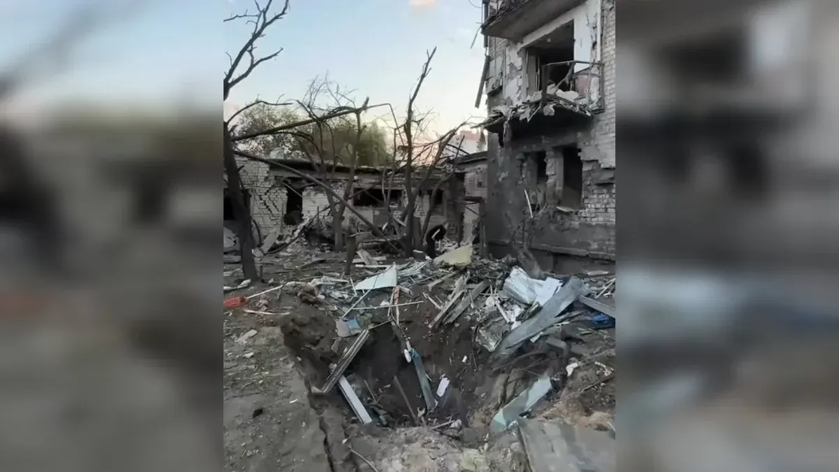 Нічний удар РФ по Борисполю: ракета влучила у подвір'я багатоповерхівки, є постраждалі