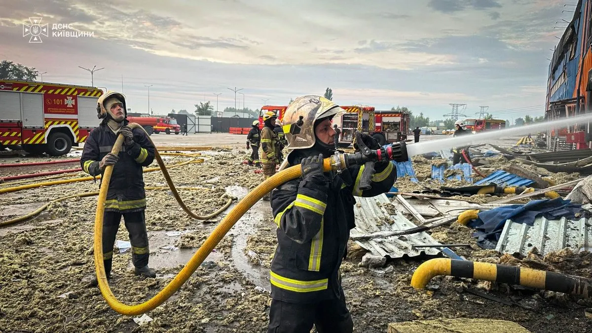 На Київщині другий день ліквідовують наслідки російської атаки