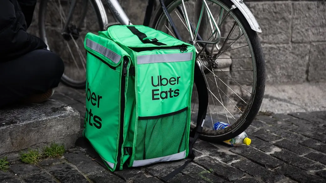 Uber Eats доставлятиме їжу дронами у США: перші міста — до кінця 2026 року