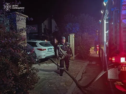 Атака на Київщину: у Глевасі загинули жінка та двоє трирічних дітей