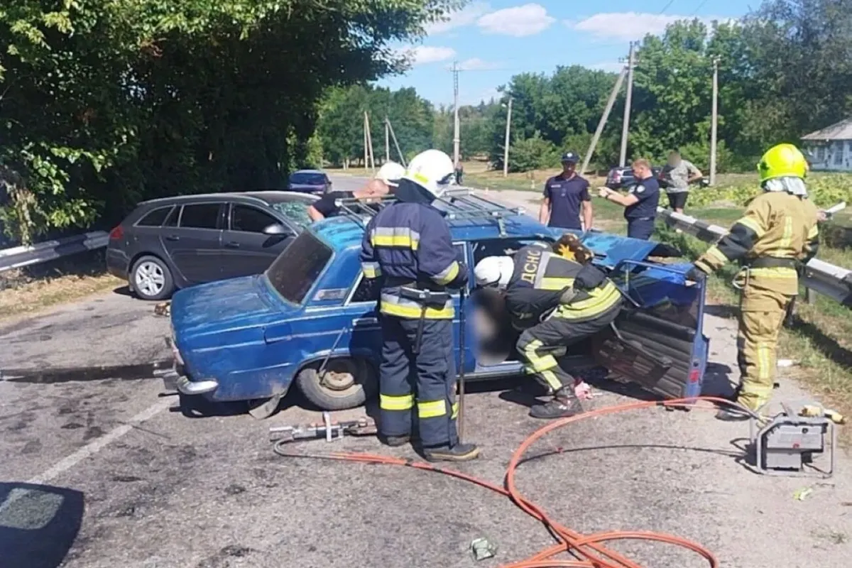Смертельна ДТП у селі Потік: водій ВАЗ загинув, пасажира госпіталізовано