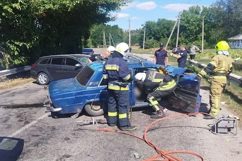 Смертельна ДТП у селі Потік: водій ВАЗ загинув, пасажира госпіталізовано