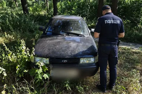 На Київщині неповнолітній на ВАЗі наїхав на відпочивальницю