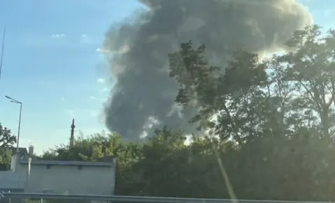 Атака на Київщині: на Бориспільщині горять склади, є руйнування в трьох районах