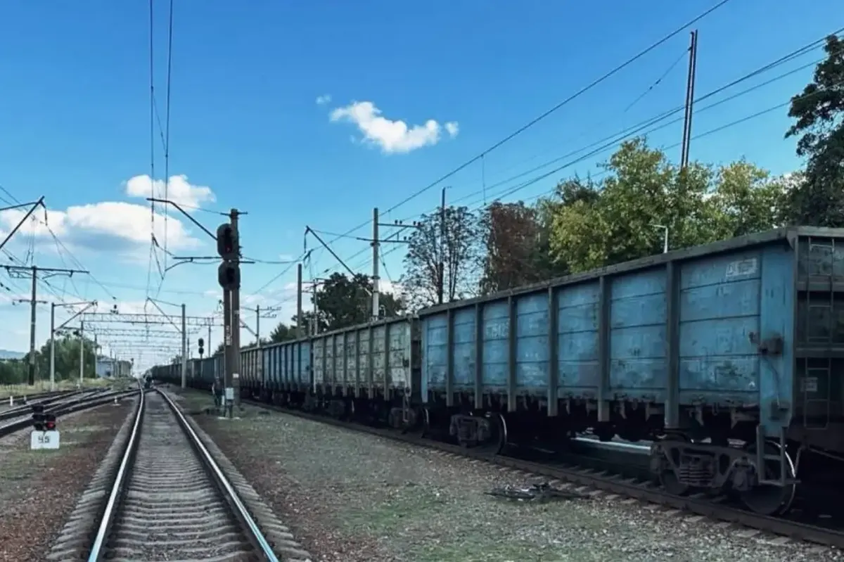 На Київщині вантажний потяг збив 18-річного велосипедиста: розпочато розслідування