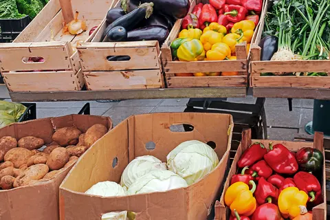 Продуктові ярмарки у Києві: де сьогодні вигідні закупівлі