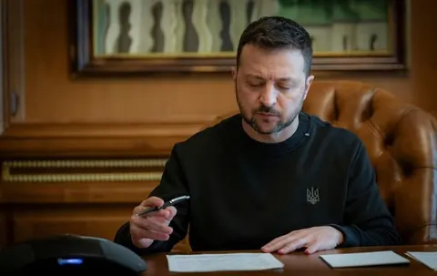Опитування: Залужному довіряють найбільше, Зеленський — на шостому місці