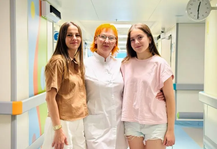 У «Охматдиті» прооперували 14-річну спортсменку з 20-сантиметровою кістою