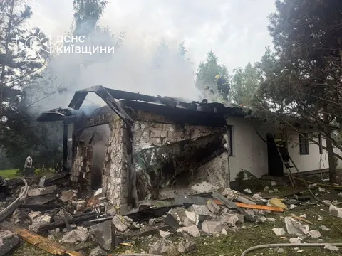 Атака на Київ та область: пошкоджені будівлі, є постраждалі