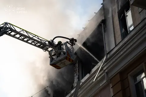 Атака дронів на Київ: 43 постраждалих, двоє загиблих, пожежа на Святошині