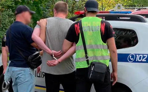У Деснянському районі затримали чоловіка, підозрюваного у зґвалтуванні 8-річного