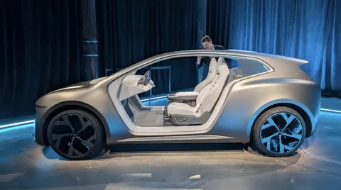 Bolt і Lucid планують 25 тисяч безпілотних таксі у містах Європи