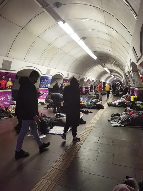 Метро спростувало обмеження доступу на станції під час тривоги