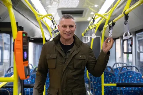 У серпні київський наземний транспорт втратив 4,5 млн поїздок, але виручка зросл