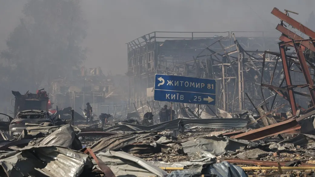 Рух трасою Київ—Чоп повністю відновлено після вибухів у Милі