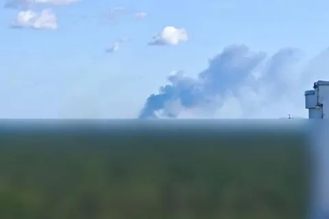 Атака на Броварський район: поранений чоловік, палають склади