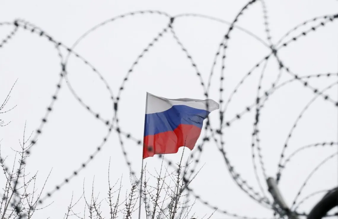 ЄС уперше продовжив персональні санкції проти РФ на три роки