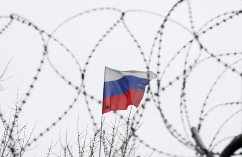 ЄС уперше продовжив персональні санкції проти РФ на три роки