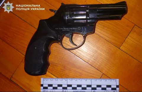 Сварка у Дніпровському районі: чоловік стріляв у друга, потерпілий у тяжкому ста