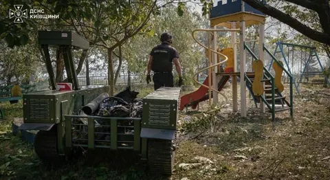 У Милі на Київщині четверту добу триває ліквідація наслідків атаки БпЛА