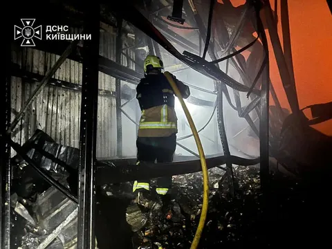На Київщині внаслідок атаки пошкоджено 33 об'єкти цивільної інфраструктури