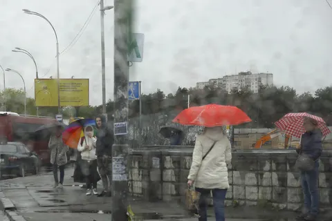 На Київщину з понеділка прийде осіння погода: дощі та похолодання