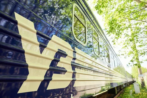 Атаки РФ на залізницю: частина поїздів затримується на понад 18 годин