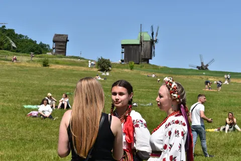 День Прапора у Музеї просто неба: ярмарок, музика та ремесла
