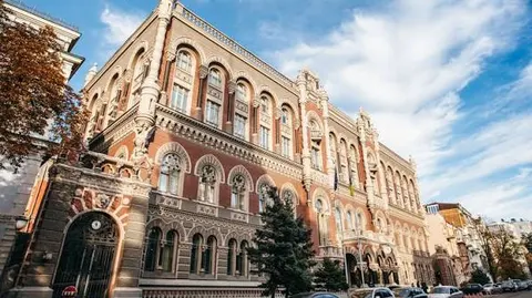 НБУ пом'якшив валютні правила для банків, бізнесу та громадян