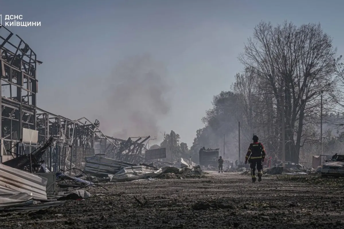 У селі Мила триває ліквідація наслідків обстрілу, рух трасою відновлено