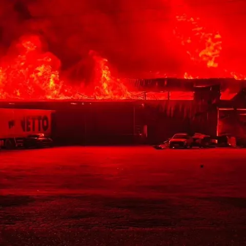 Війська РФ влучили у склади «Нової пошти» на Київщині: деталі