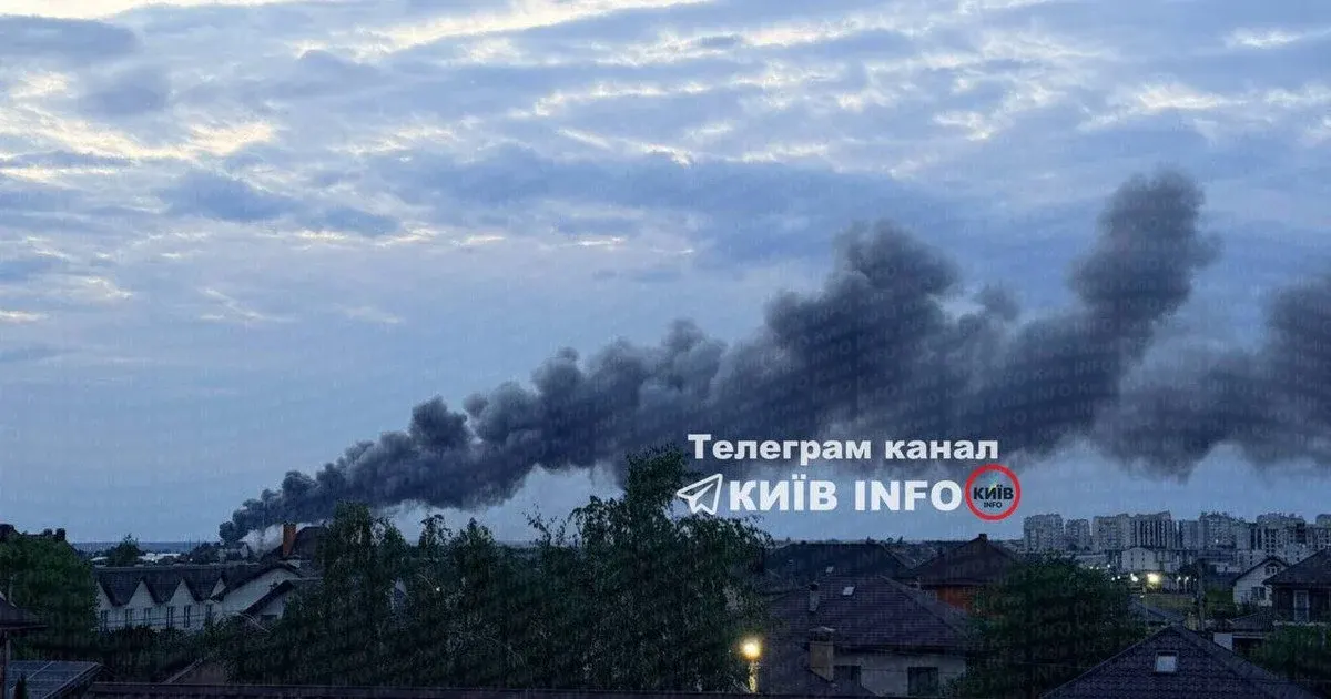 Пожежа на складах з продуктами у Святопетрівському після атаки дронів