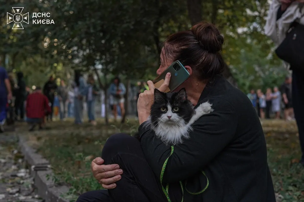 Удар по Києву: постраждали шестеро людей, пошкоджено 22-поверхівку на Позняках