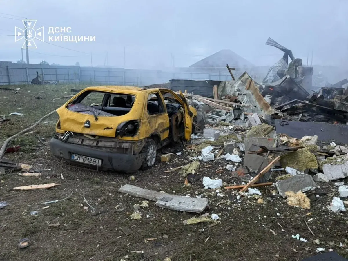 На Київщині дрони пошкодили дев'ять цивільних об'єктів у чотирьох районах