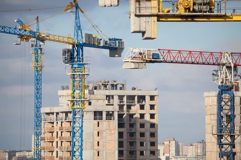 Київрада спрямує 3 млрд грн на добудову житлових комплексів «Київміськбуду»