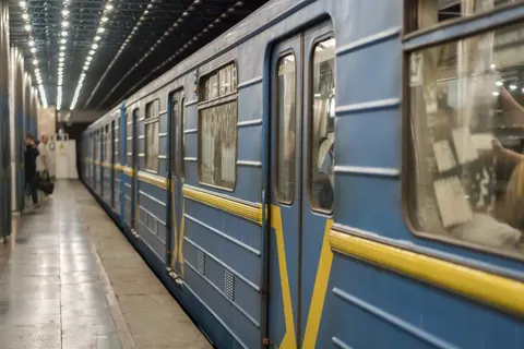 Другий вестибюль станції метро «Почайна» знову працює