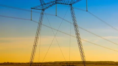 Енергосистема під тиском спеки: українців закликають економити електрику