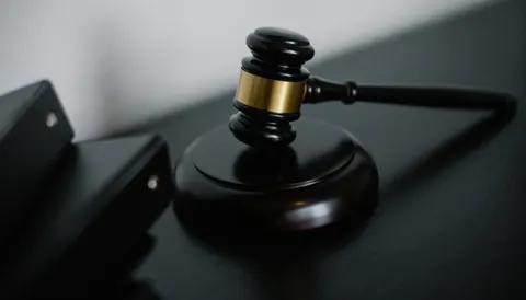 Суд заочно засудив 11 російських військових до довічного за розстріл цивільних н
