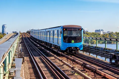 Рух мостом Метро у Києві частково обмежать з 7 по 10 серпня