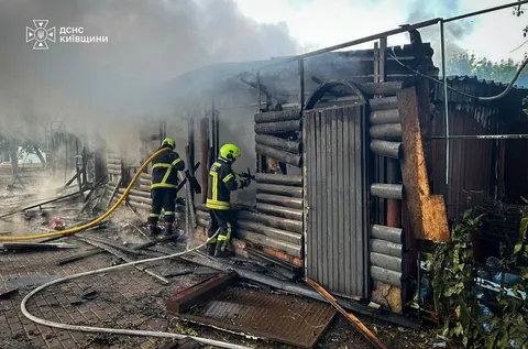 Ворожі атаки на Бориспільщині та Обухівщині: є постраждалі та пожежі