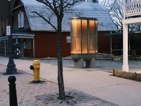 У Канаді встановили «архітектурну батарею»: МАФ, що заряджає gadgets
